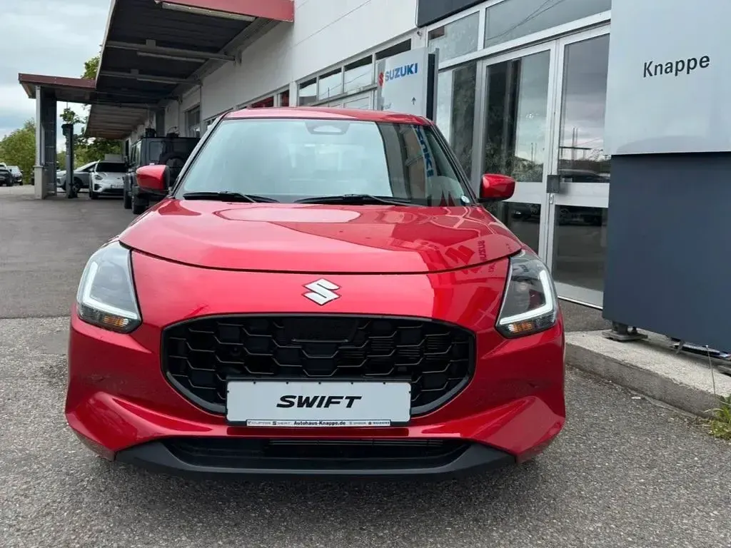 Gebraucht Suzuki Swift Comfort 83 PS (61 kW) 2026 Rot Kleinwagen