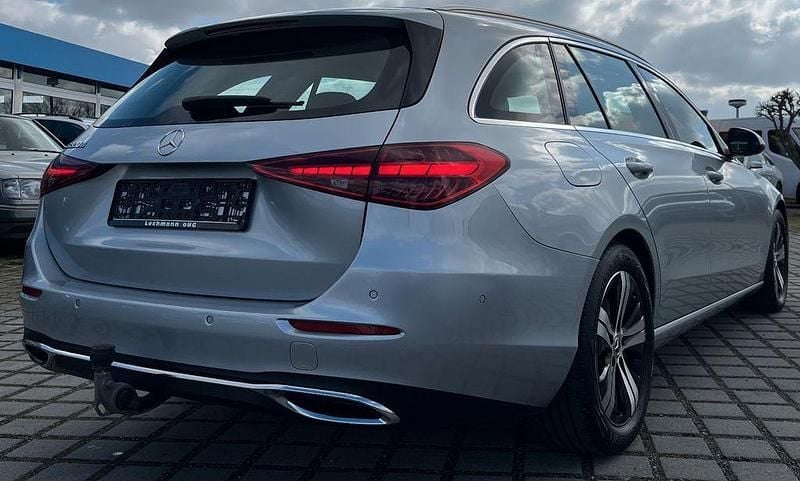 Gebraucht Mercedes C220 200 PS (147 kW) 2022 Silber Limousine