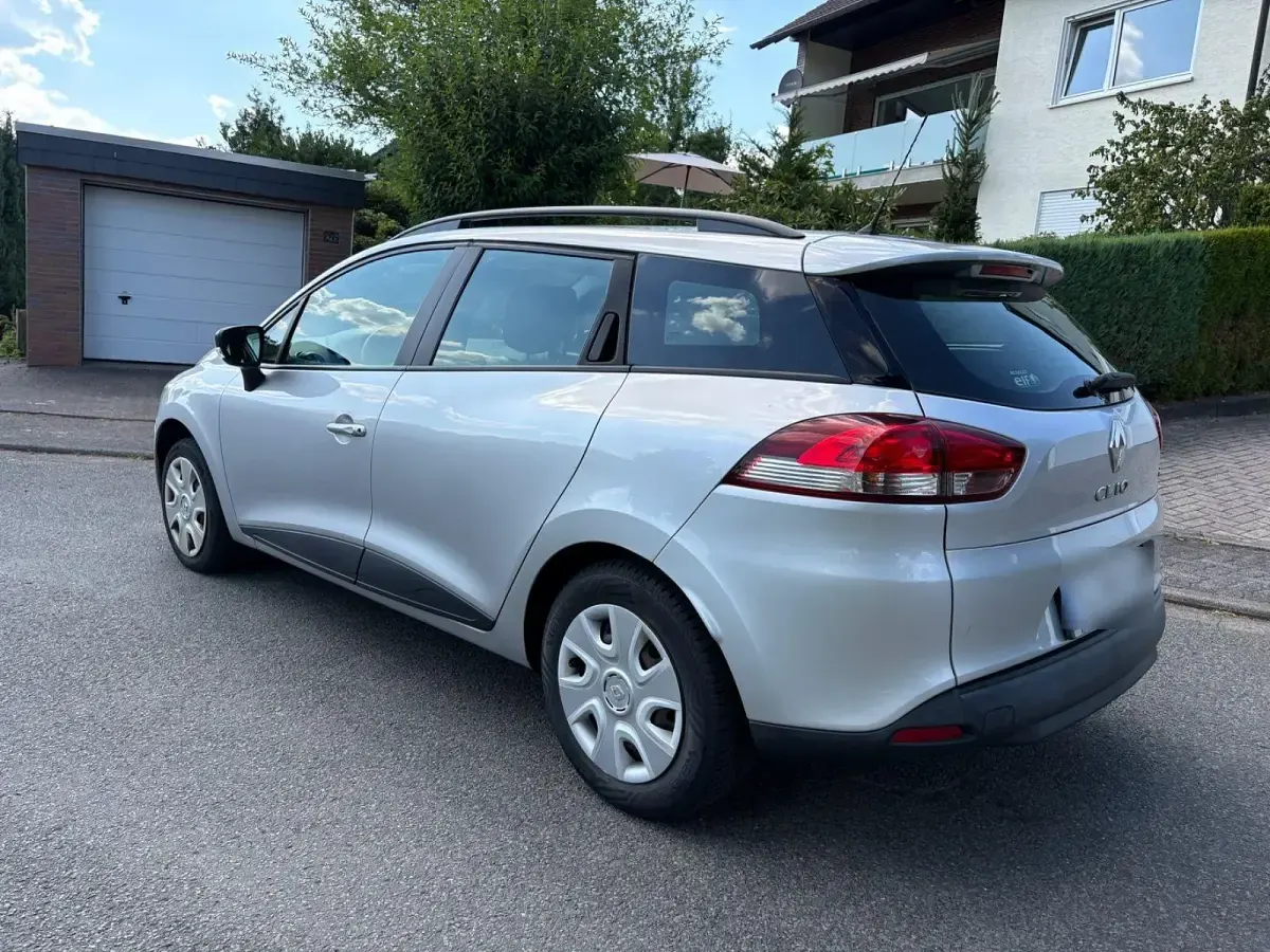 Gebraucht Renault Clio GrandTour Expression 75 PS (55 kW) 2015 Silber Kombi