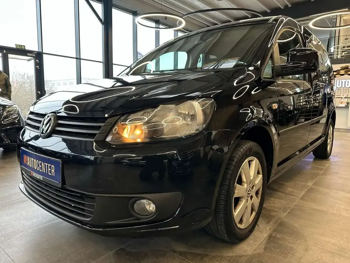 Używany VW Caddy Maxi 102 KM (75 kW) 2011 Czarny Minivan