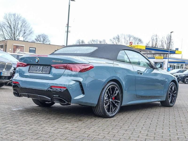 Neu BMW 440 340 PS (250 kW) 2026 Cape york gruen Cabrio