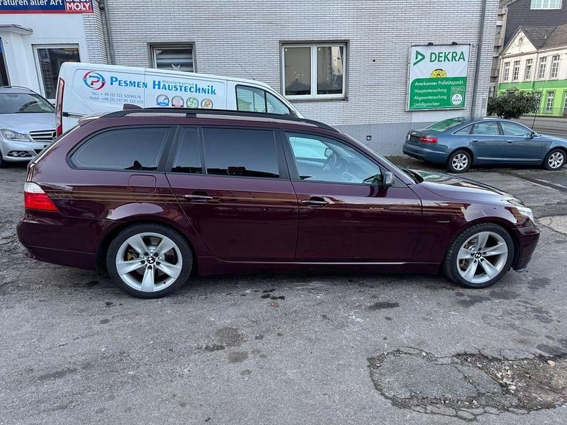 Gebraucht BMW 530 Advantage 272 PS (200 kW) 2009 Rot Kombi
