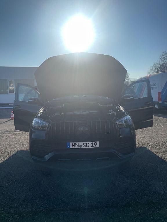 Schwarz Gebraucht 2019 Mercedes GLE300 AMG SUV | 49.000 € (Guter Preis) - Bild 1/4