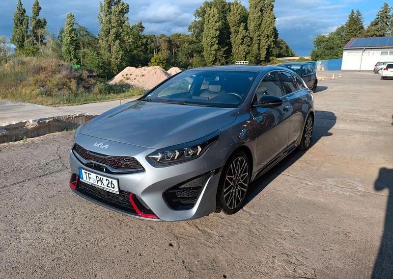 Silber Gebraucht 2022 Kia ProCeed Kleinwagen | 22.999 € (Guter Preis) - Bild 1/4