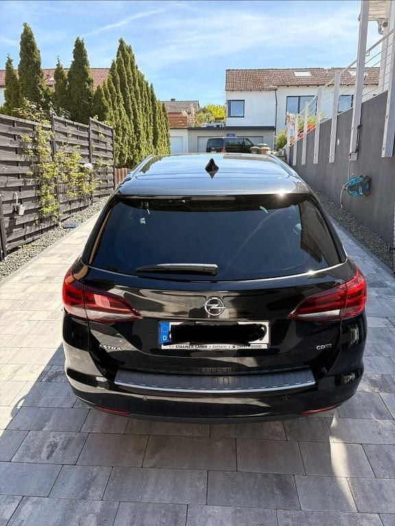 Usata Opel Astra Dynamic 110 CV (80 kW) 2017 Nero Station wagon