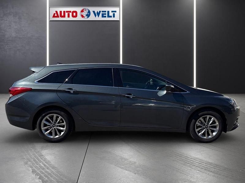 Gebraucht Hyundai i40 116 PS (85 kW) 2015 Grau Kombi