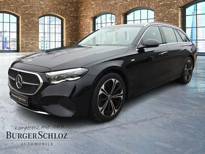 Metalliclack obsidianschwarz Gebraucht 2025 Mercedes E300 | 50.880 € - Bild 1/4