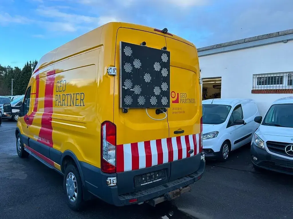Gebraucht Ford Transit Trend 170 PS (125 kW) 2018 Weiß Van / Kleinbus