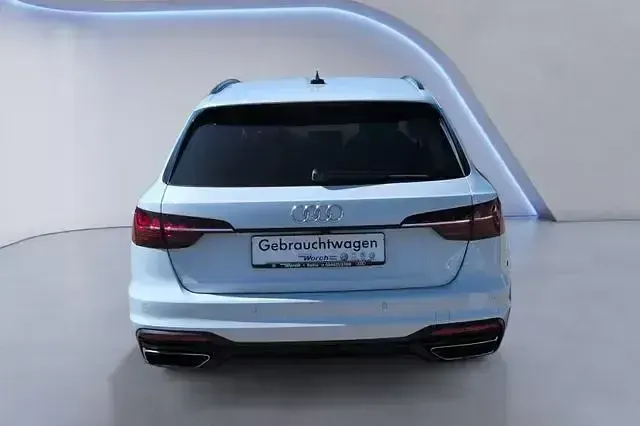 Gebraucht Audi A4 Advanced 163 PS (119 kW) 2022 Gletschwerweiß metallic Kombi