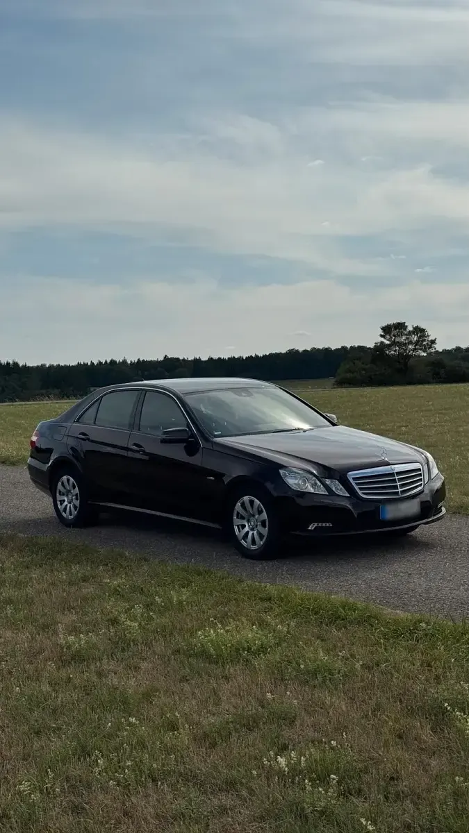 Gebraucht Mercedes E250 201 PS (147 kW) 2009 Braun Limousine