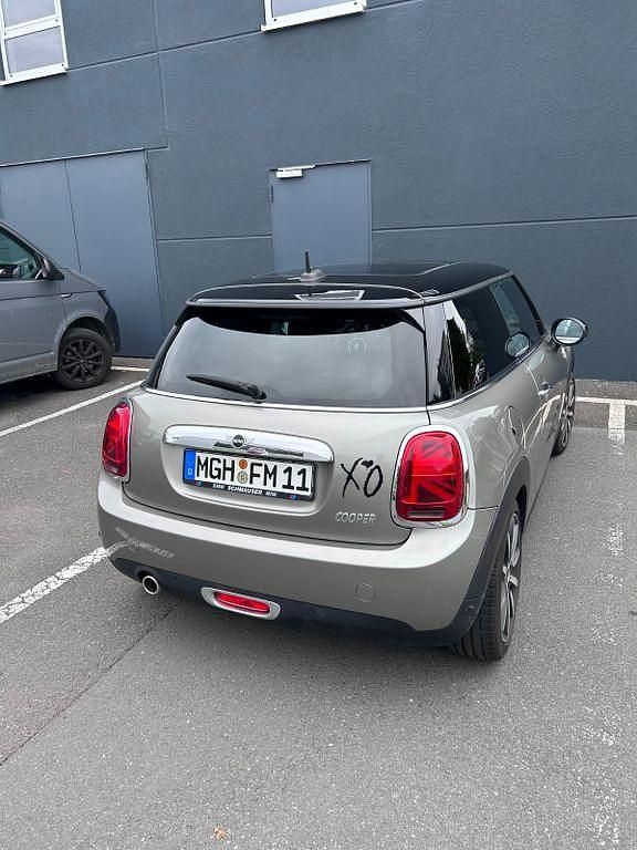 Gebraucht Mini Cooper 102 PS (75 kW) 2019 Schwarz Kleinwagen