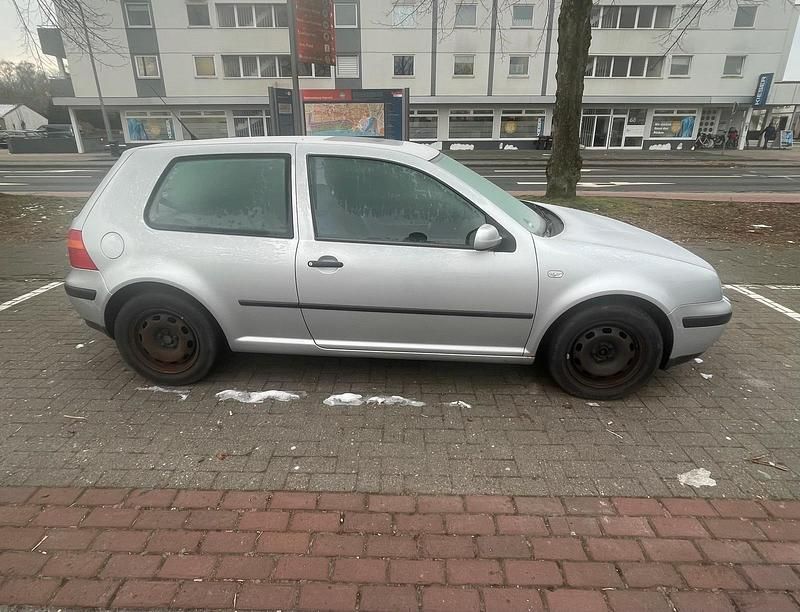 Gebraucht VW Golf IV 75 PS (55 kW) 2002 Grau Kleinwagen