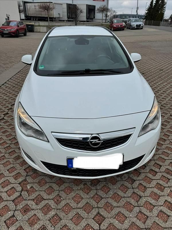 Gebraucht Opel Astra 115 PS (84 kW) 2012 Weiß Kombi