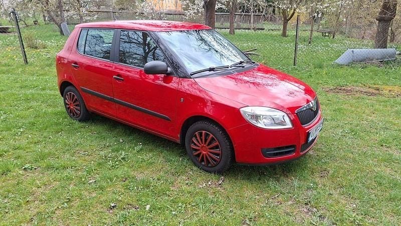 Gebraucht Skoda Fabia Cool Edition 60 PS (44 kW) 2009 Rot Limousine