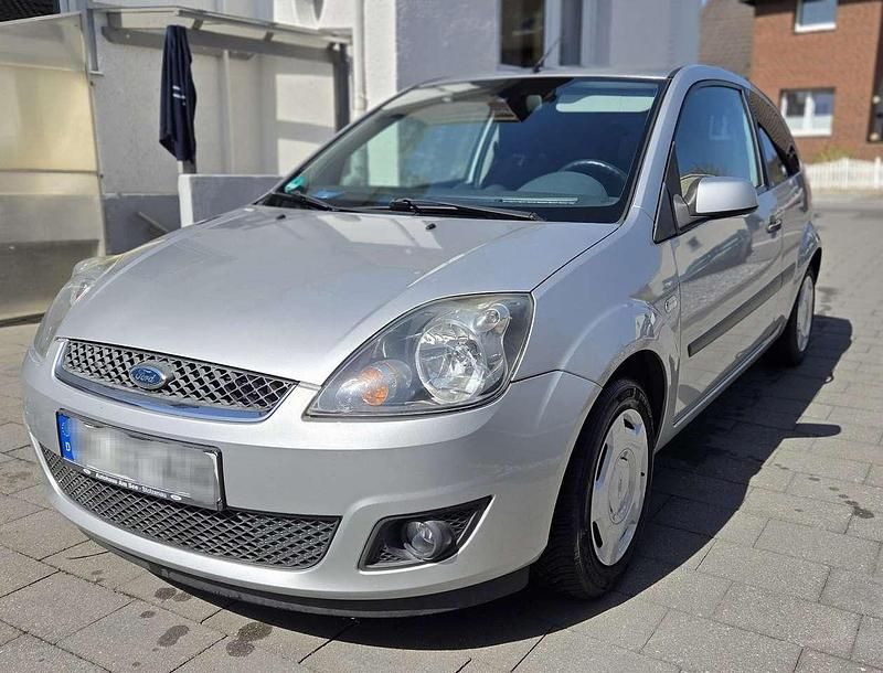 Silber Gebraucht 2007 Ford Fiesta Kleinwagen | 1.880 € (Fairer Preis) - Bild 1/4
