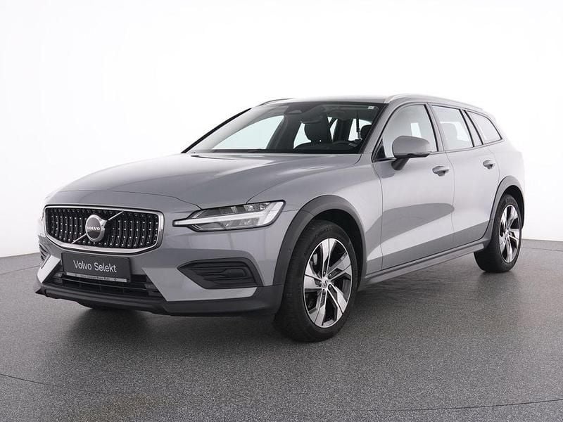 Gebraucht Volvo V60 CC Plus 197 PS (144 kW) 2024 Grau Kombi