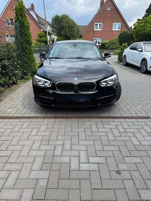 Schwarz Gebraucht 2016 BMW 116 Efficient Dynamics Kleinwagen | 10.299 € (Guter Preis) - Bild 1/4