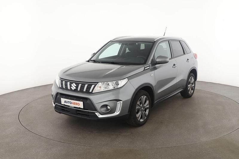Grau Gebraucht 2019 Suzuki Vitara Comfort SUV | 16.910 € (Etwas zu teuer) - Bild 1/3