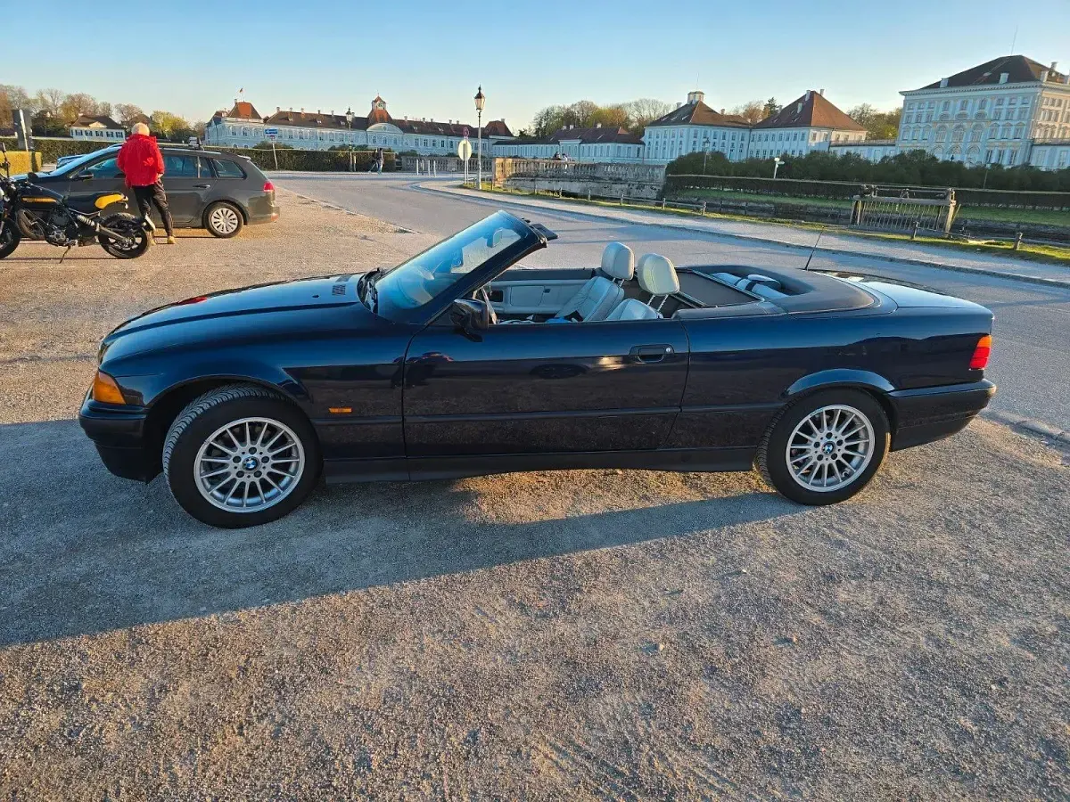 Gebraucht BMW 318 116 PS (85 kW) 1999 Blau Cabrio