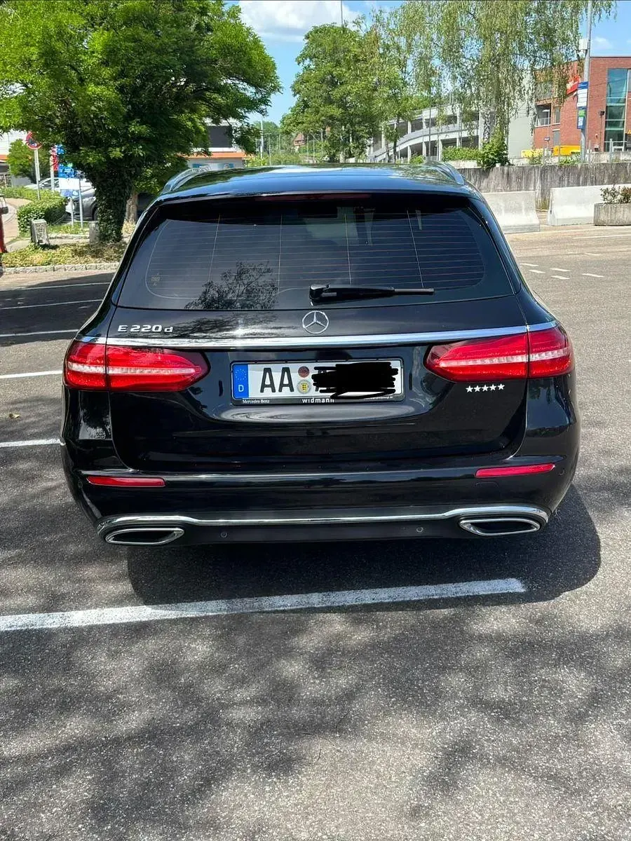 Gebraucht Mercedes E220 194 PS (142 kW) 2017 Schwarz Kombi