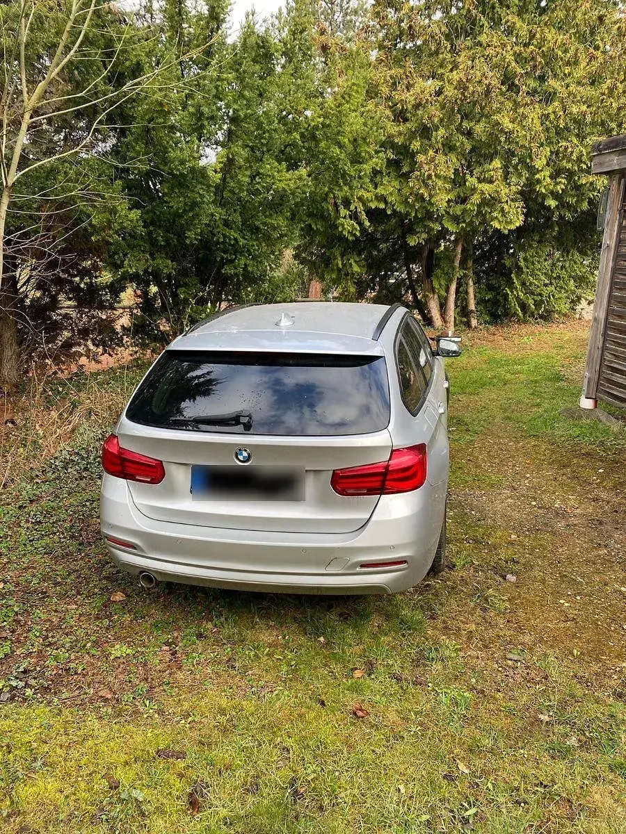 Gebraucht BMW 318 150 PS (110 kW) 2017 Silber Kombi