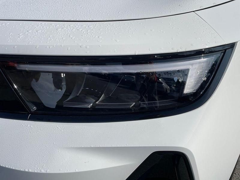 Gebraucht Opel Astra 131 PS (96 kW) 2024 Weiß Limousine