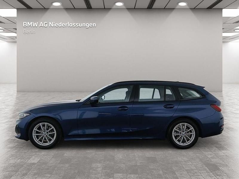 Gebraucht BMW 318 Basis 150 PS (110 kW) 2023 Blau Kombi