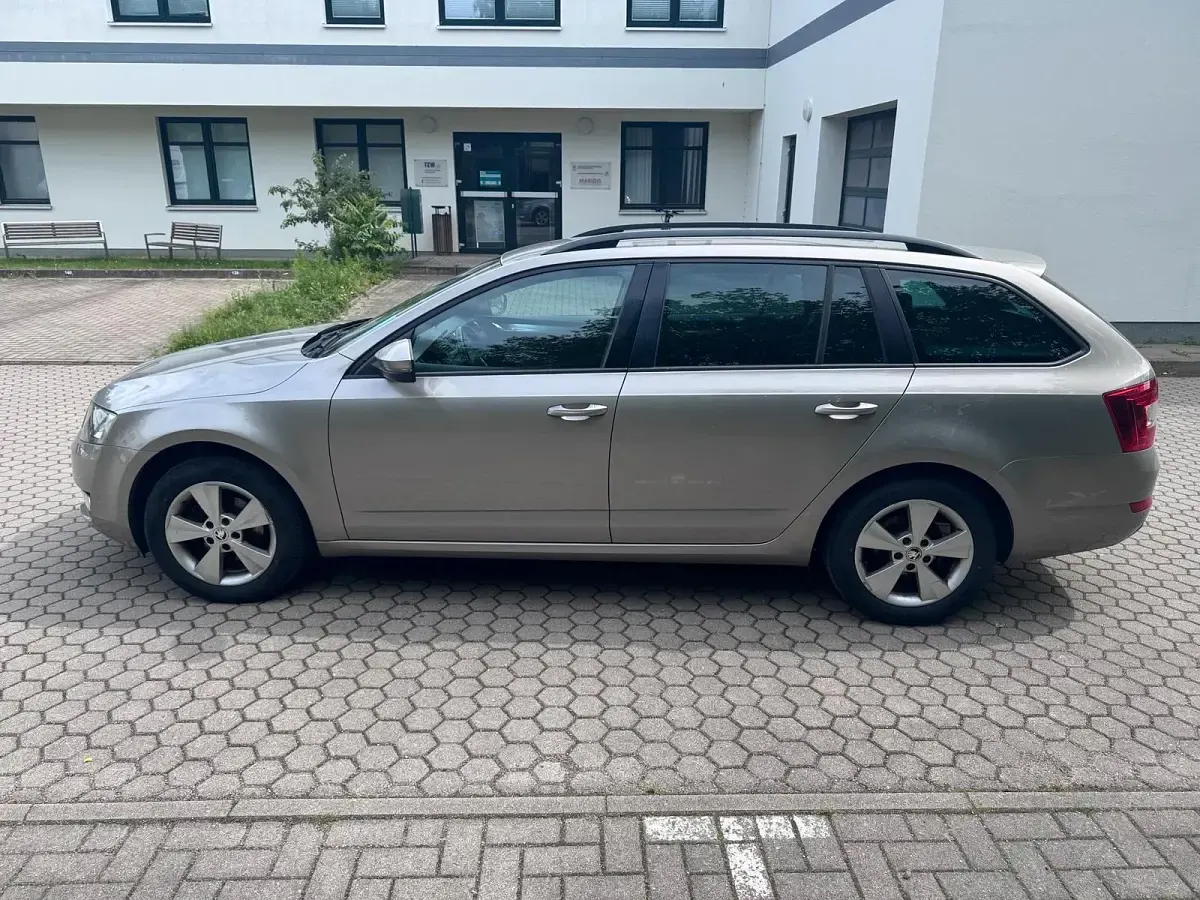 Gebraucht Skoda Octavia 105 PS (77 kW) 2014 Beige Kombi