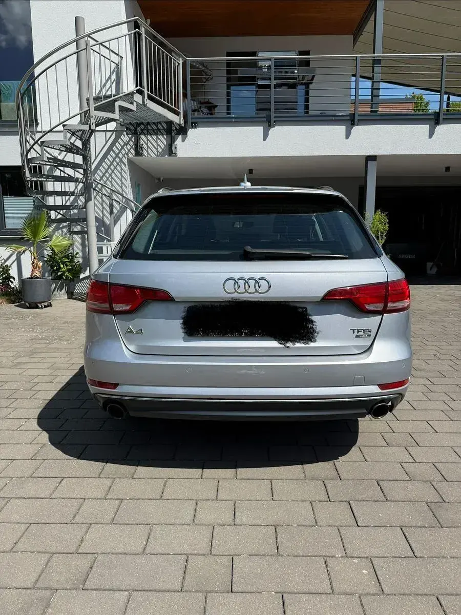 Używany Audi A4 Design 190 KM (139 kW) 2017 Srebrny Kombi