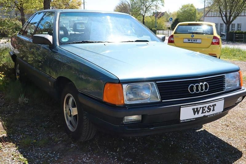 Second-hand Audi 100 133 CP (97 kW) 1990 Albastru Berlinǎ