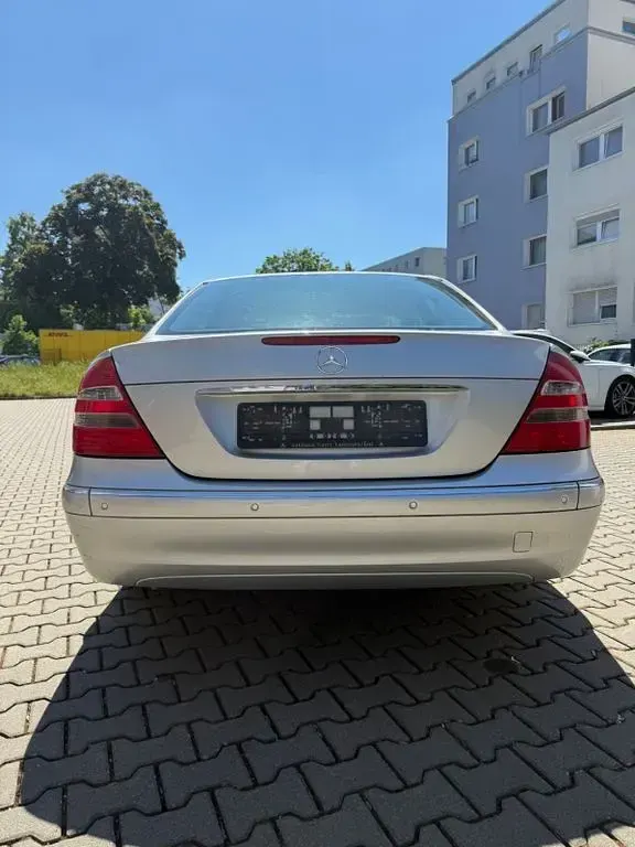 Gebraucht Mercedes E320 Elegance 224 PS (164 kW) 2003 Silber Limousine