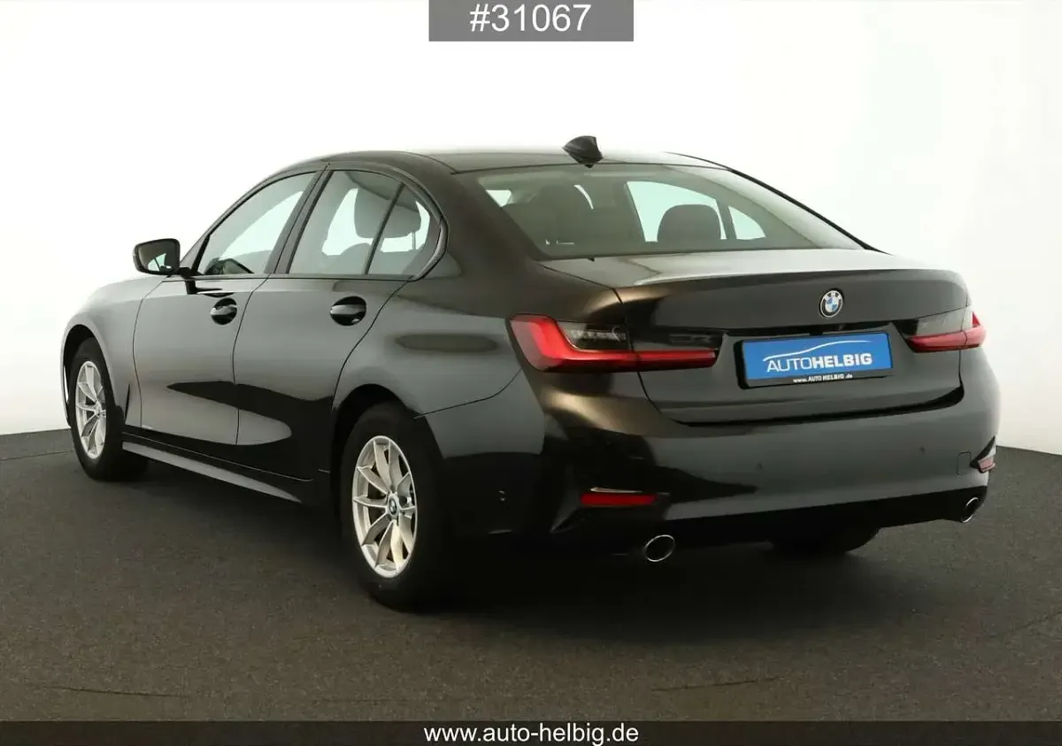 Gebraucht BMW 318 Sport Line 150 PS (110 kW) 2022 Schwarz Limousine