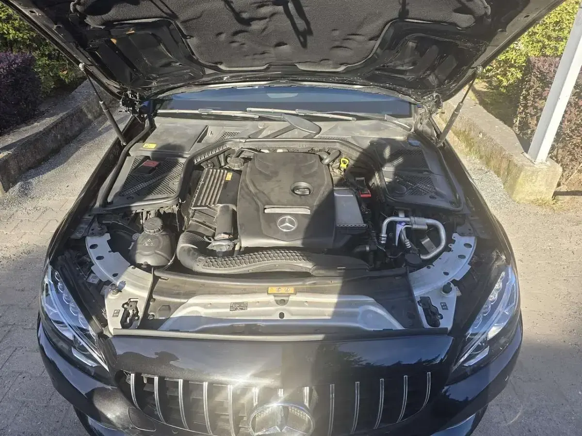 Gebraucht Mercedes C200 184 PS (135 kW) 2014 Schwarz Limousine