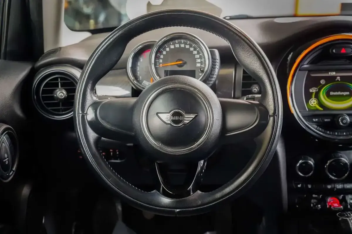Gebraucht Mini ONE 95 PS (69 kW) 2015 Schwarz Kleinwagen