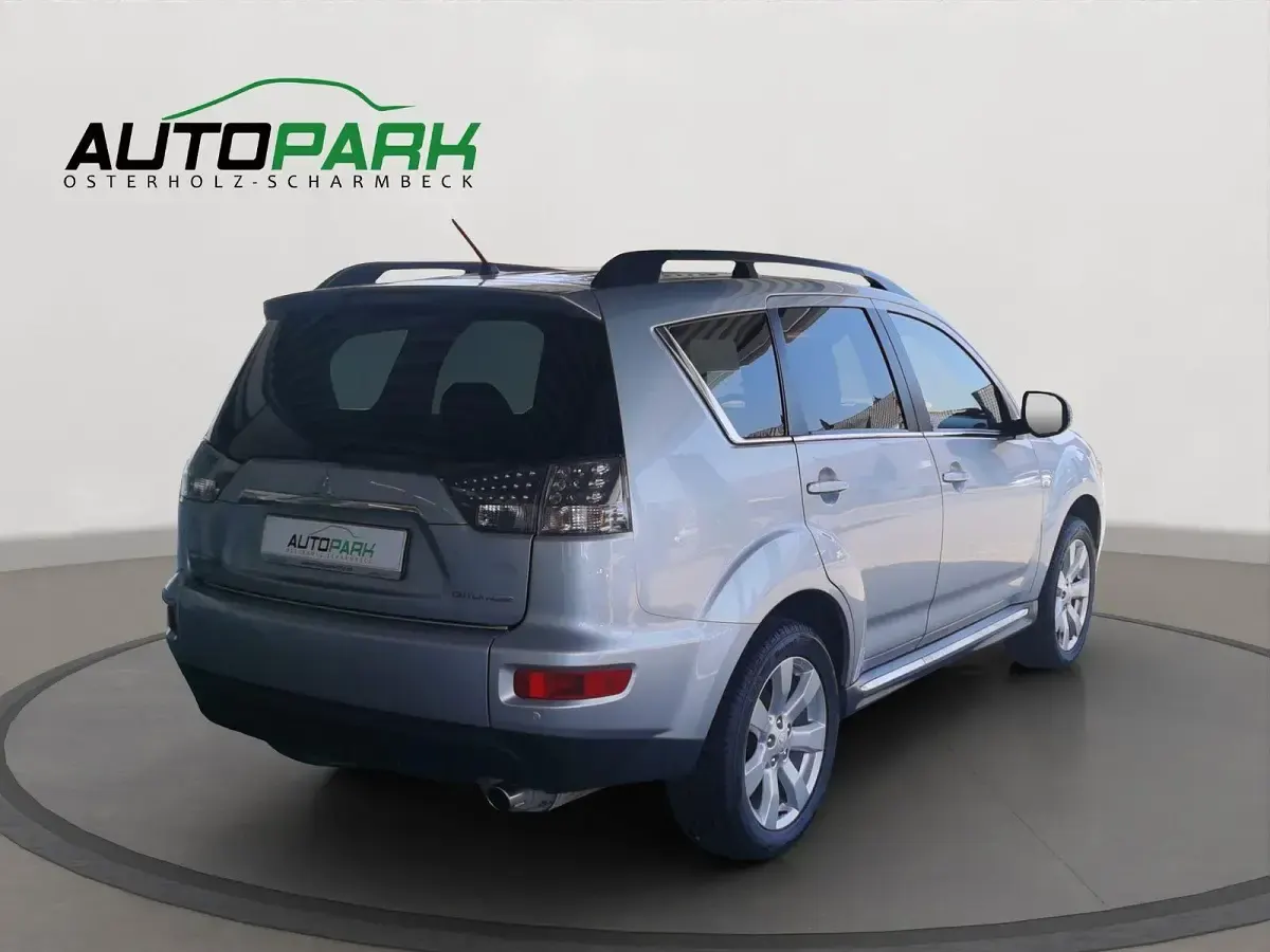 Gebraucht Mitsubishi Outlander Edition 147 PS (108 kW) 2011 Silber SUV