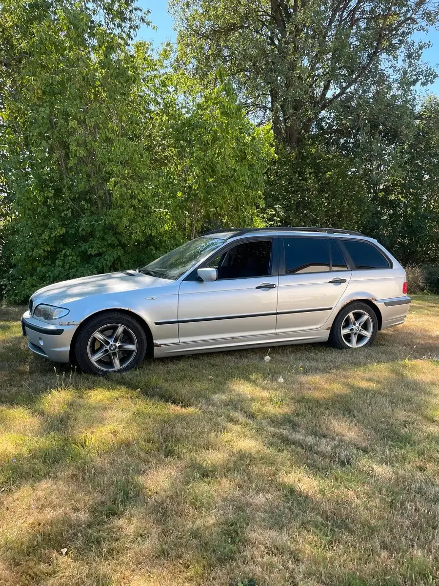 Gebraucht BMW 320 150 PS (110 kW) 2004 Silber Kombi
