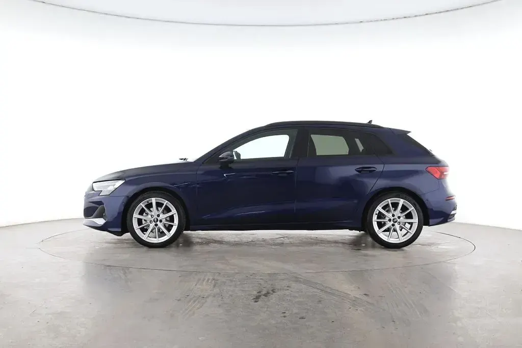 Gebraucht Audi A3 Advanced 116 PS (85 kW) 2024 Navarrablau Limousine