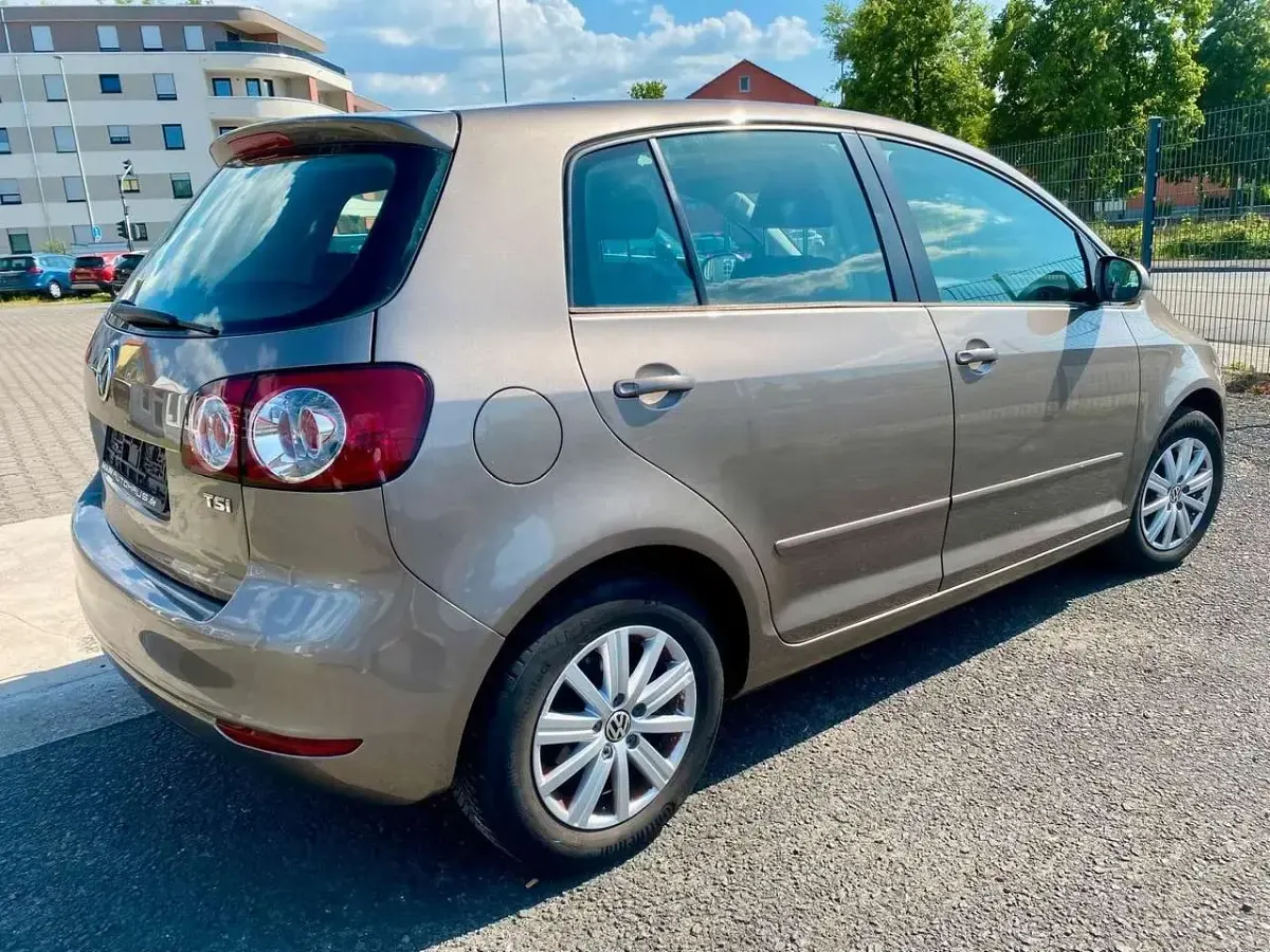 Gebraucht VW Golf Plus Cross Comfortline 105 PS (77 kW) 2012 Kaschmirbraun Kombi