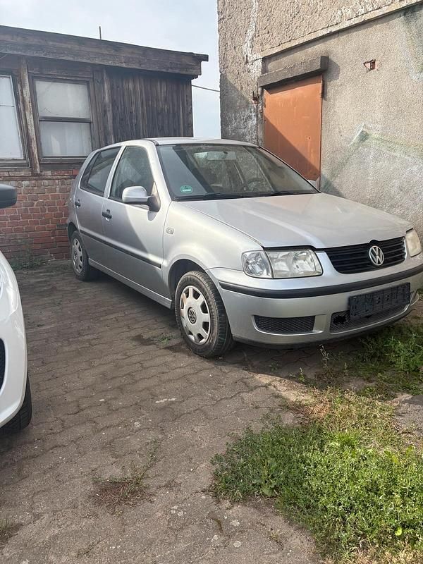Silber Gebraucht 2001 VW Polo Kleinwagen | 400 € (Superpreis) - Bild 1/4