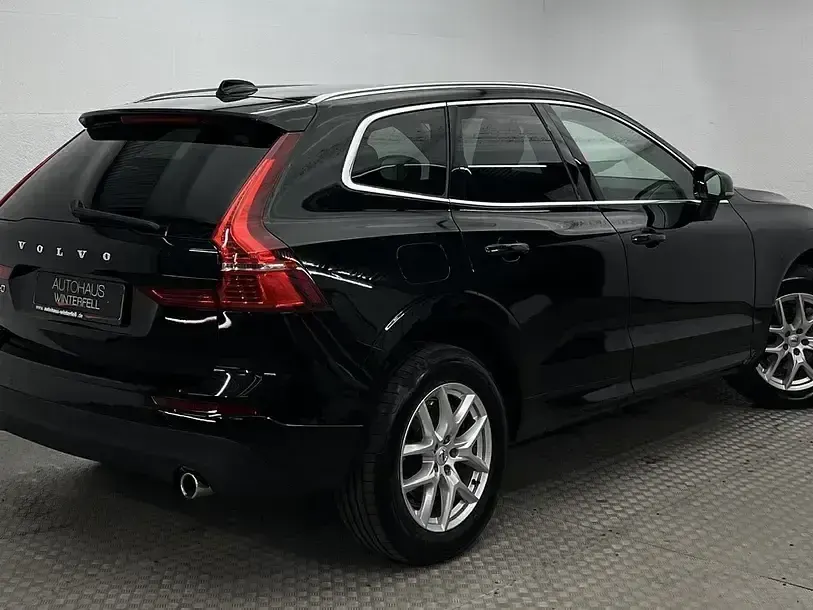 Gebraucht Volvo XC60 Pro 197 PS (144 kW) 2021 Black stone SUV
