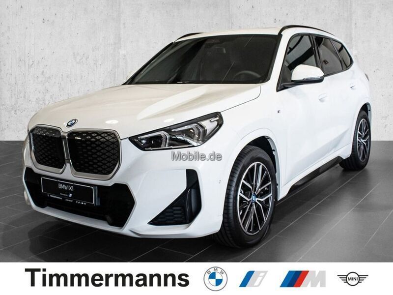 Weiß Neu 2025 BMW iX1 M Sport SUV | 50.390 € (Etwas zu teuer) - Bild 1/4