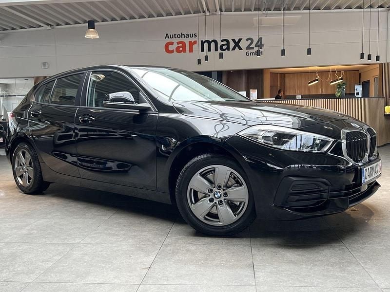 Schwarz Gebraucht 2020 BMW 118 Advantage Kleinwagen | 18.740 € (Fairer Preis) - Bild 1/4