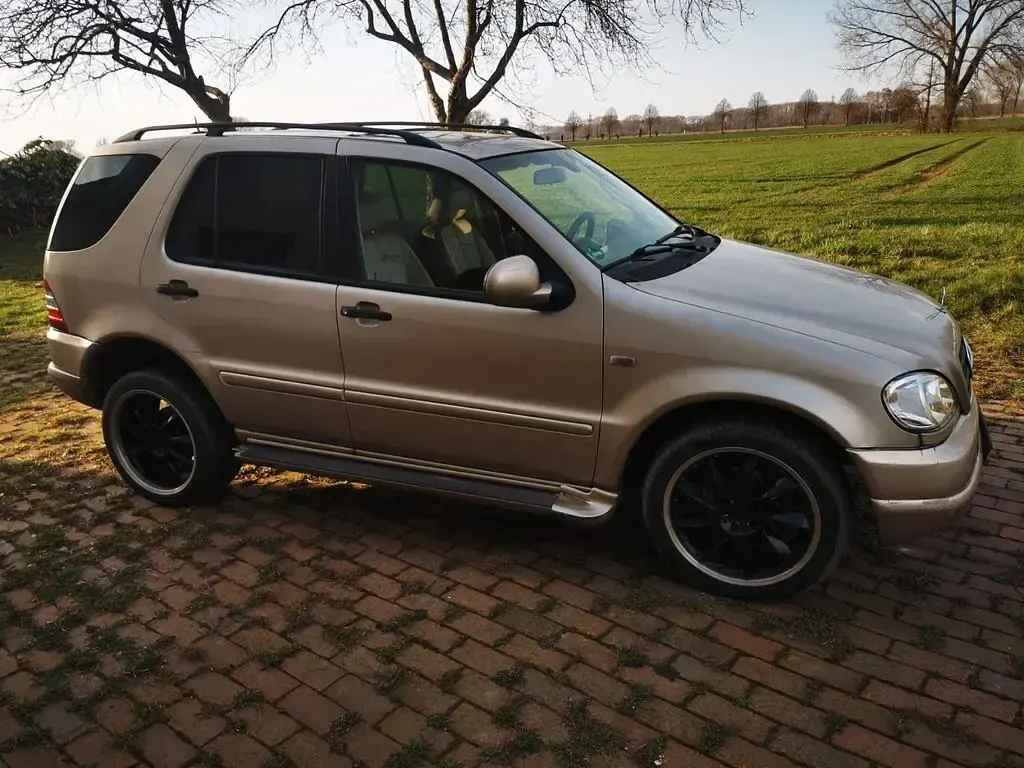 Brugt Mercedes ML320 218 HK (160 kW) 2002 Guld SUV