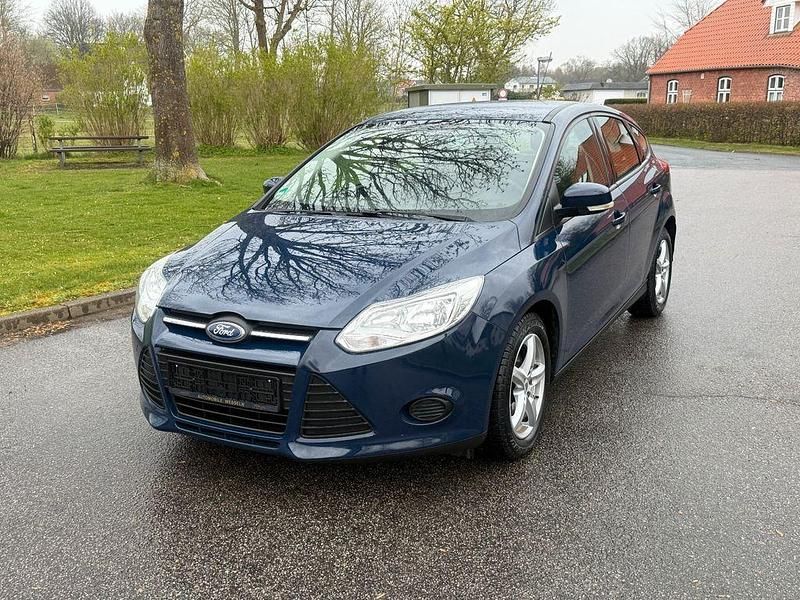 Usata Ford Focus 101 CV (74 kW) 2014 Blu Berlina