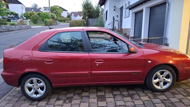 Gebraucht Citroën Xsara 109 PS (80 kW) 2003 Rot Limousine