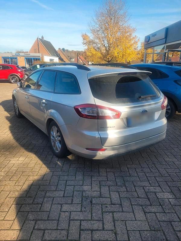 Gebraucht Ford Mondeo 160 PS (117 kW) 2011 Silber Kombi