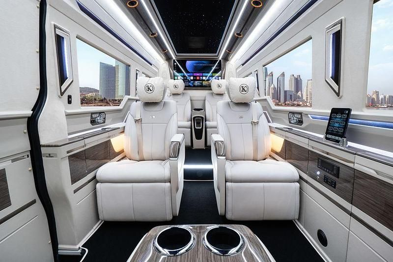 Neu Mercedes Sprinter Luxury 190 PS (139 kW) 2025 Schwarz Van