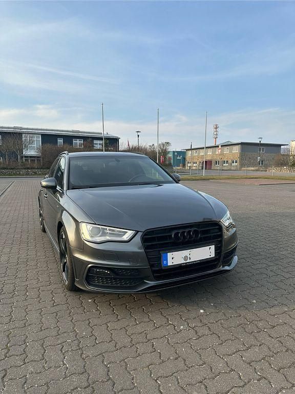 Gebraucht Audi A3 S-Line 150 PS (110 kW) 2015 Grau Limousine