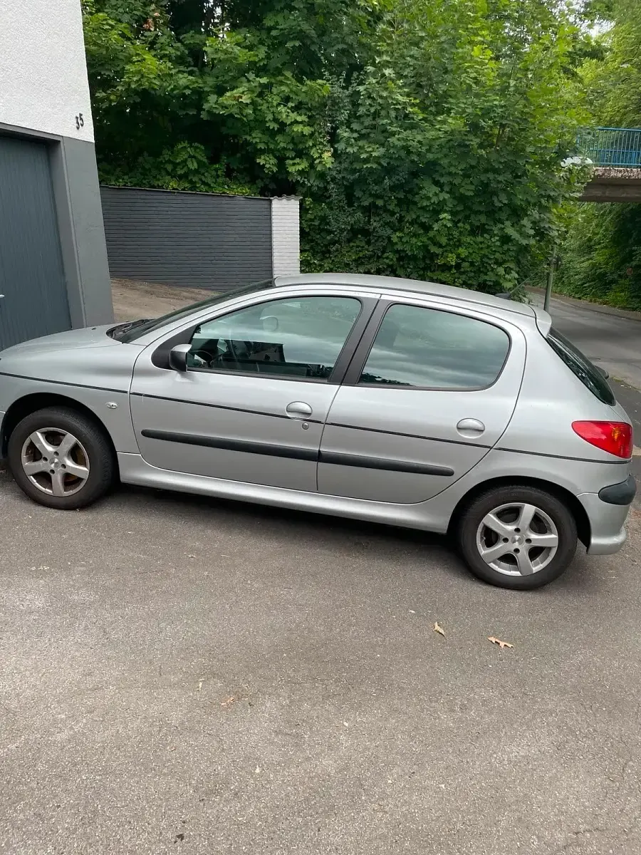 Gebraucht Peugeot 206 88 PS (64 kW) 2006 Silber Kleinwagen