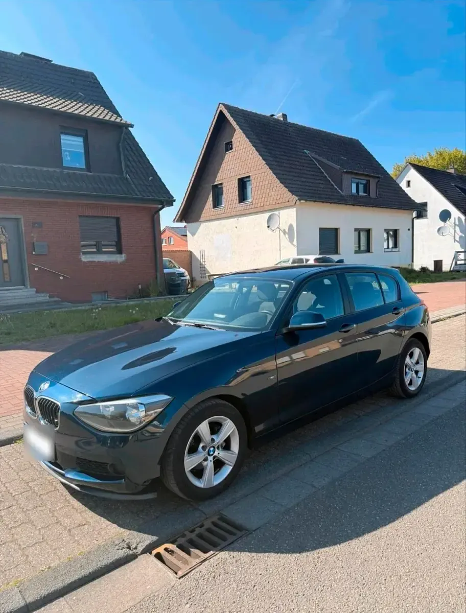 Gebraucht BMW 118 Sport Line 143 PS (105 kW) 2014 Schwarz Kleinwagen